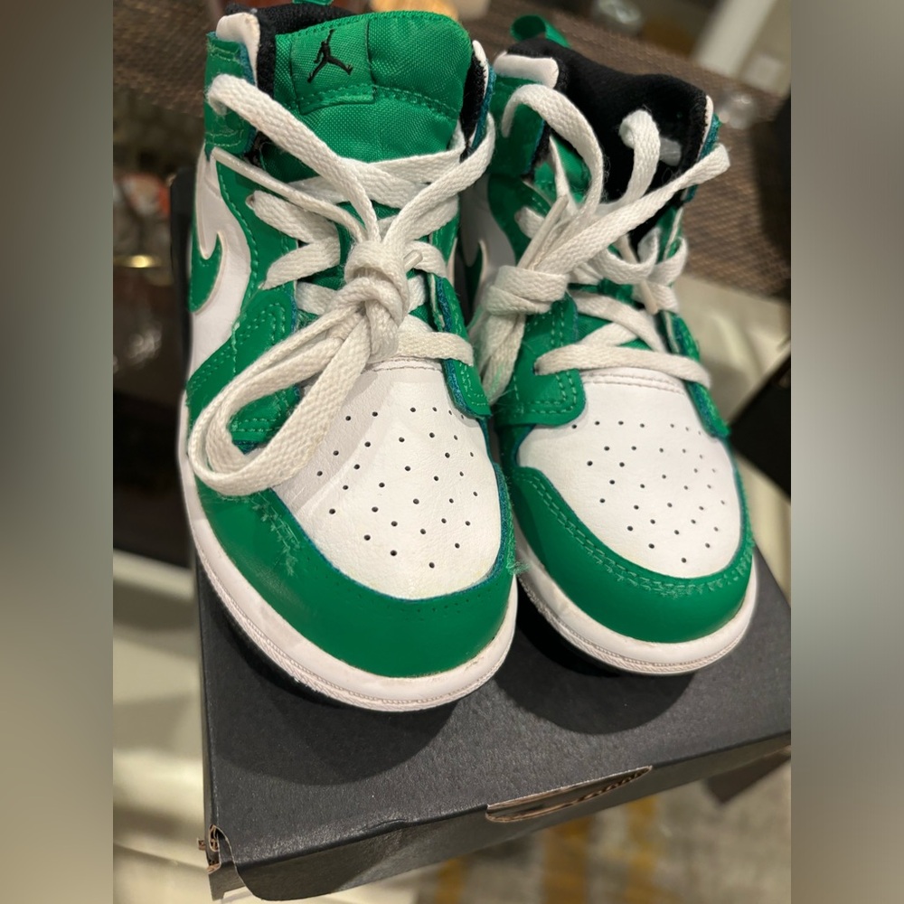 Jordan 1 Mid Size 9c